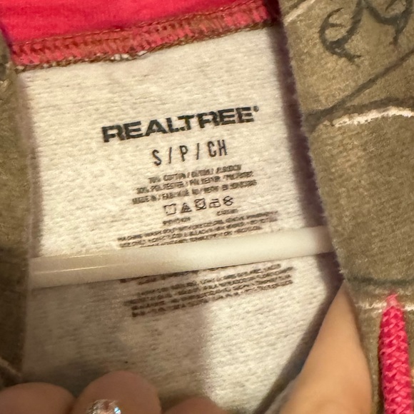 Realtree / Cabella's Hoodie - Picture 3 of 3